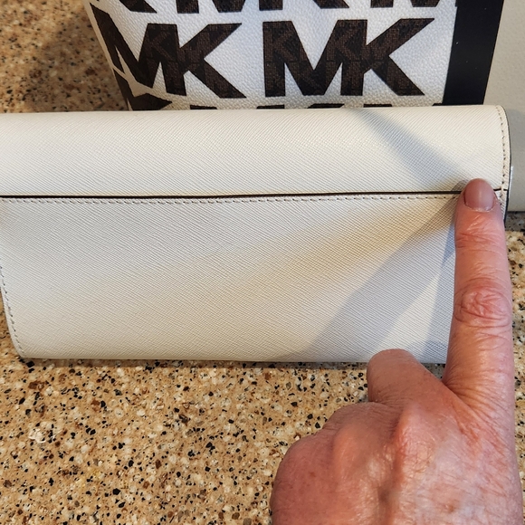 Michael Kors Tote Bag and Wallet - Picture 12 of 14
